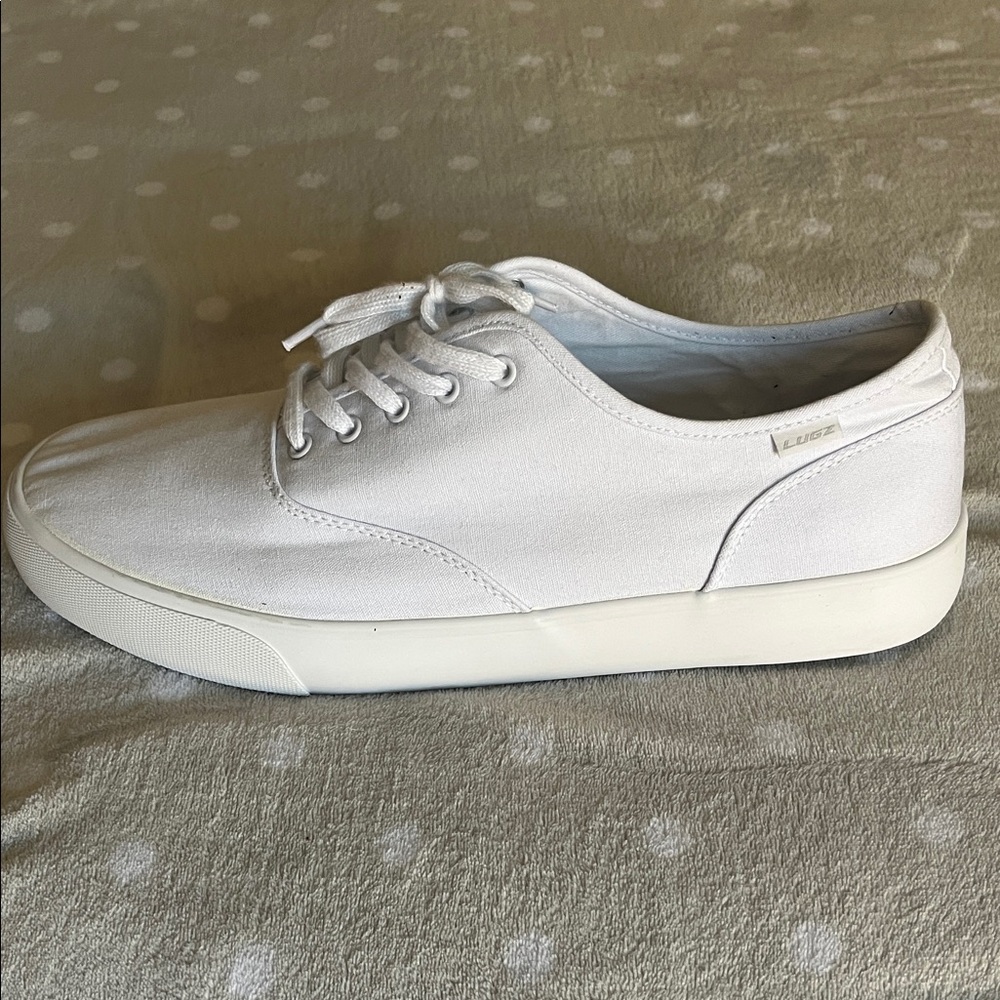 Lugz Men's Classic White Sneakers
Size 13W USA 
NEW, never worn
